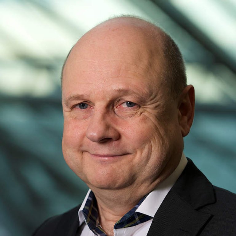 Porträt Uwe Frohnwieser